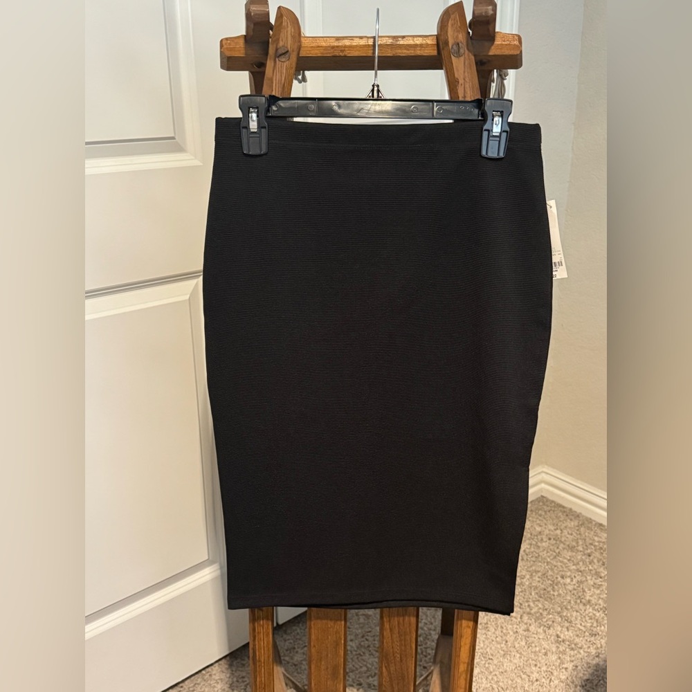 Elegant Black Pencil Skirt
